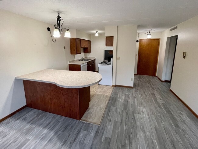 Building Photo - Eastwood Manor