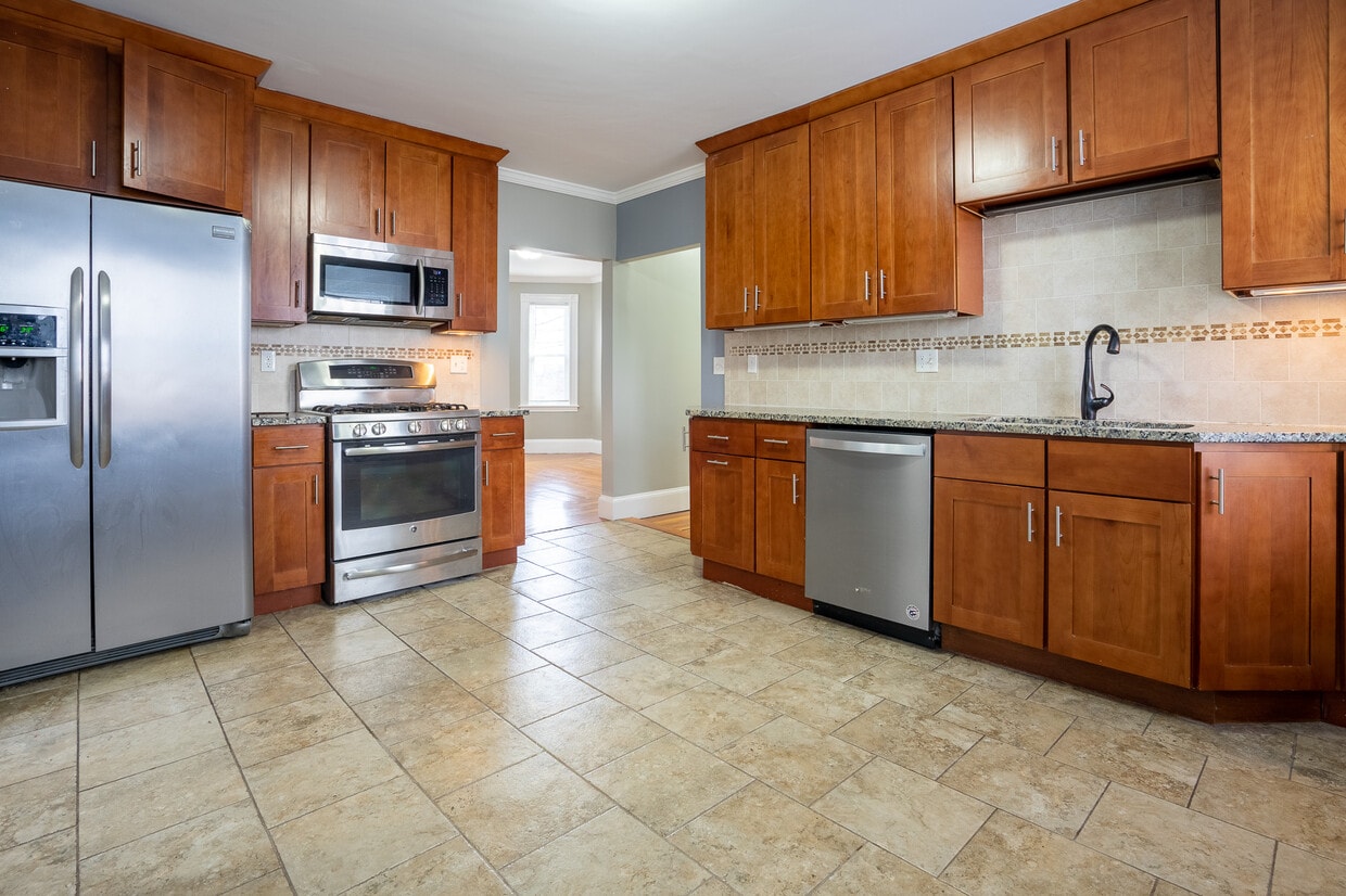 142 Glendale Rd Unit 1, Quincy, MA 02169 Apartments in Quincy, MA