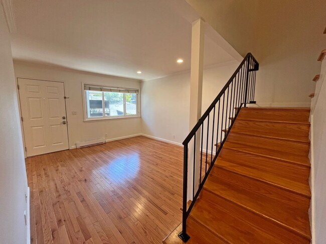 Foto del edificio - 1615 Hudson St