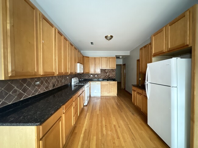 Foto del edificio - 2136 W Chicago Ave