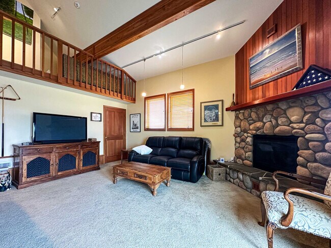 Foto del edificio - 122 Tyler View Pl