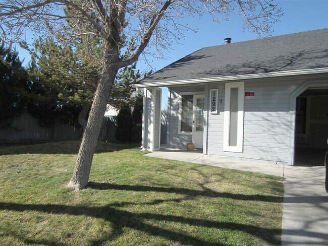 Building Photo - 1292 Alicia Cir