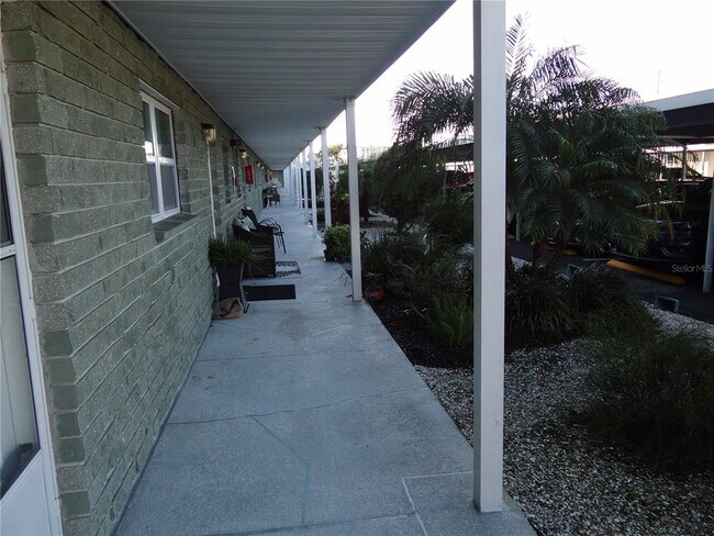 Foto del edificio - 5287 81st St N