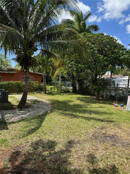 Foto del edificio - 2807 NW 11th St