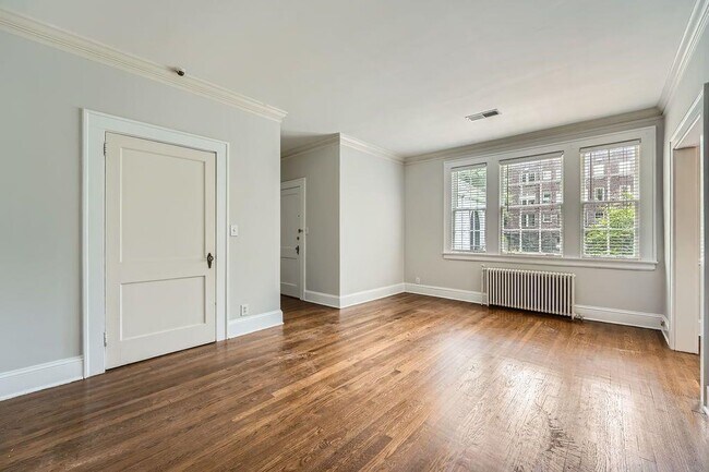 Foto del edificio - 21 Peachtree Memorial Dr NW
