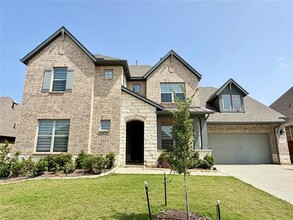 Building Photo - 2912 Deerhurst Dr