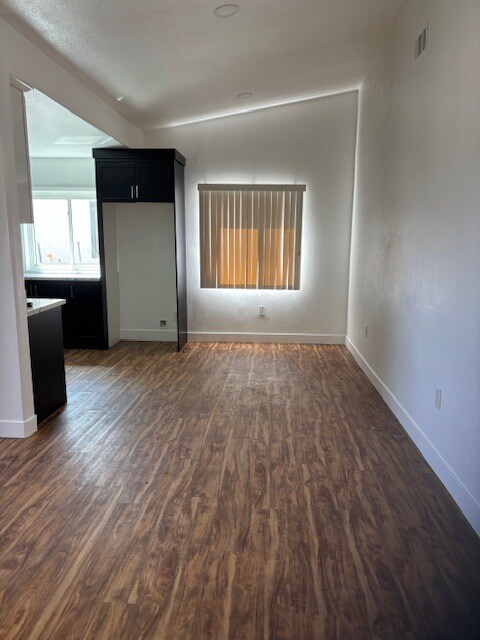 Foto del edificio - 14213 Hubbard St