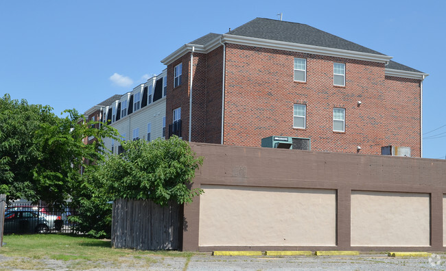 Building Photo - Phoebus Square