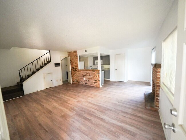 Building Photo - 2 BR 1 BA rental