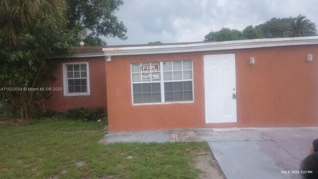 Foto del edificio - 2300 NW 15th Ct