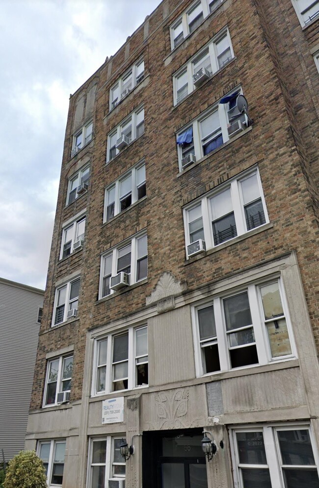 Building Photo - 55 Tonnelle Ave