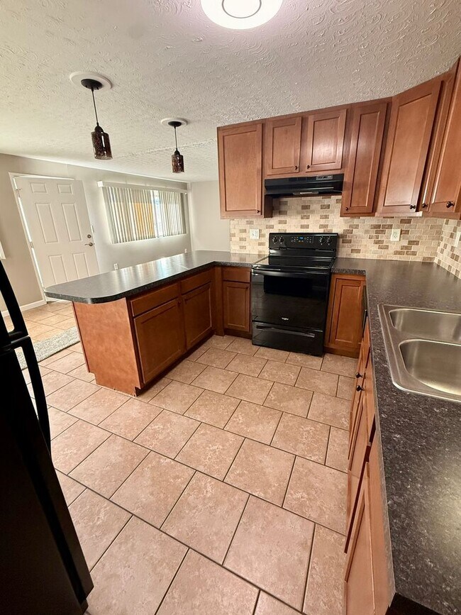 Foto del edificio - 5137 Mays Ave