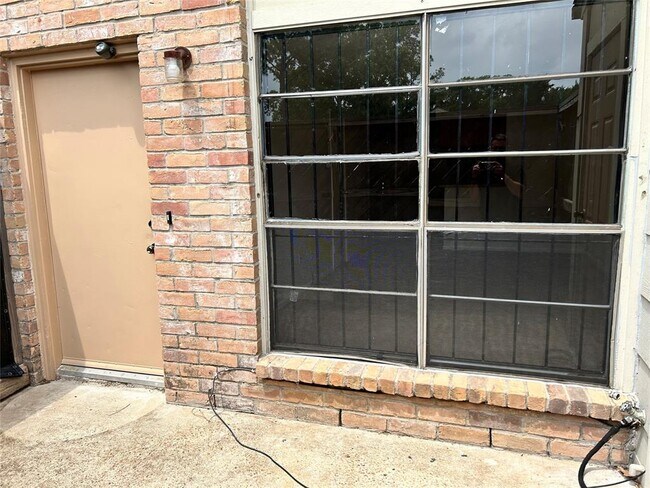 Foto del edificio - 8801 Hammerly Blvd