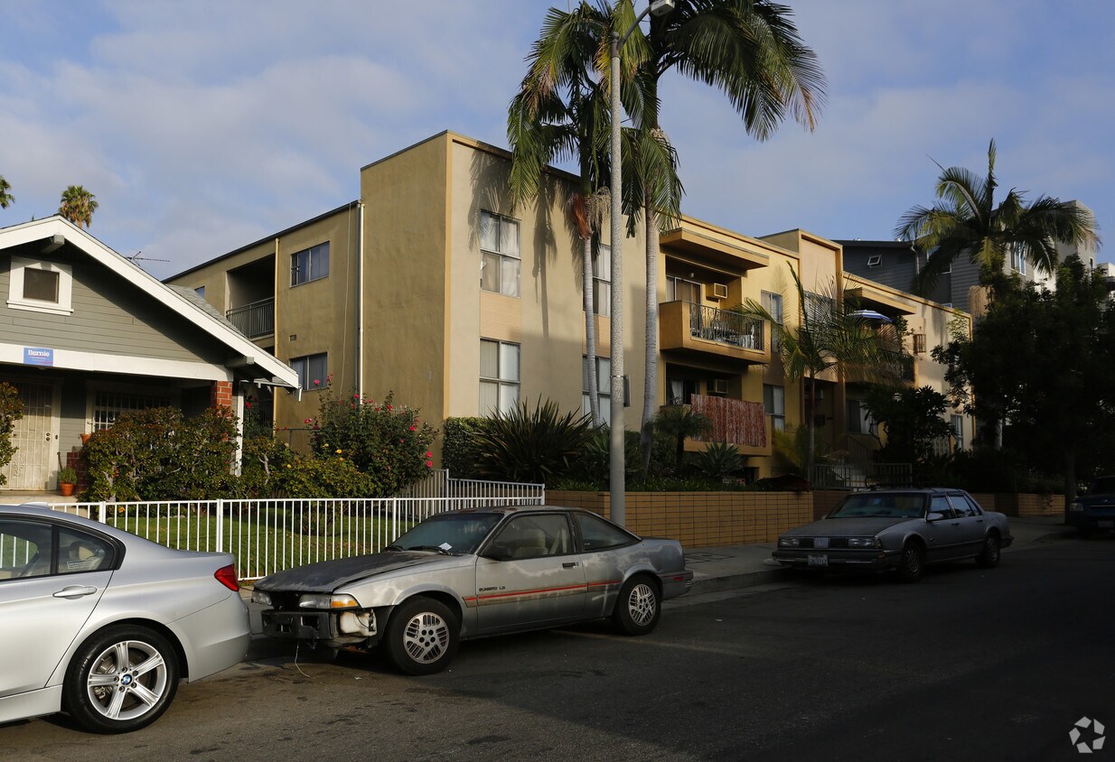 Edificio - 1545 Gordon St
