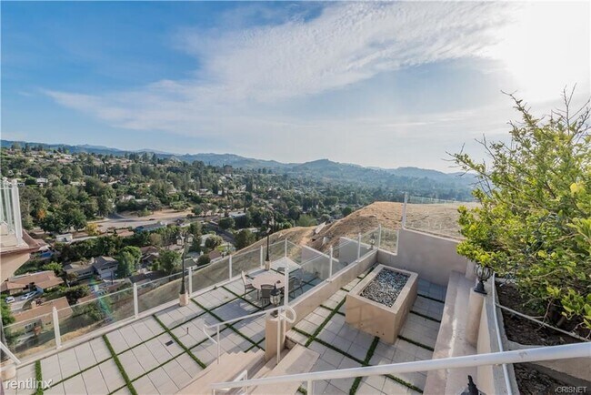 Building Photo - 3 br, 4 bath House - 22560 Uhea Rd