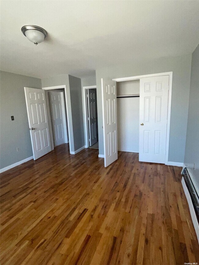 Building Photo - 529 Wyona St