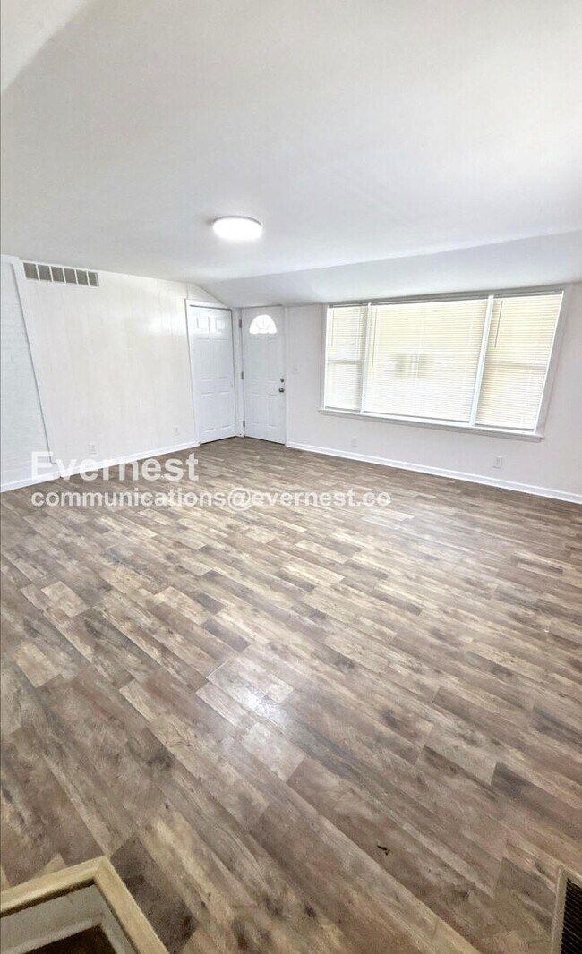 Foto del edificio - Cozy Charm with Modern Comforts / 3 Bed & 1 Bath / Section 8 Accepted / Available Now!