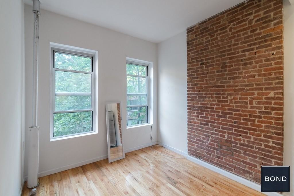 Primary Photo - 223 East 86th St