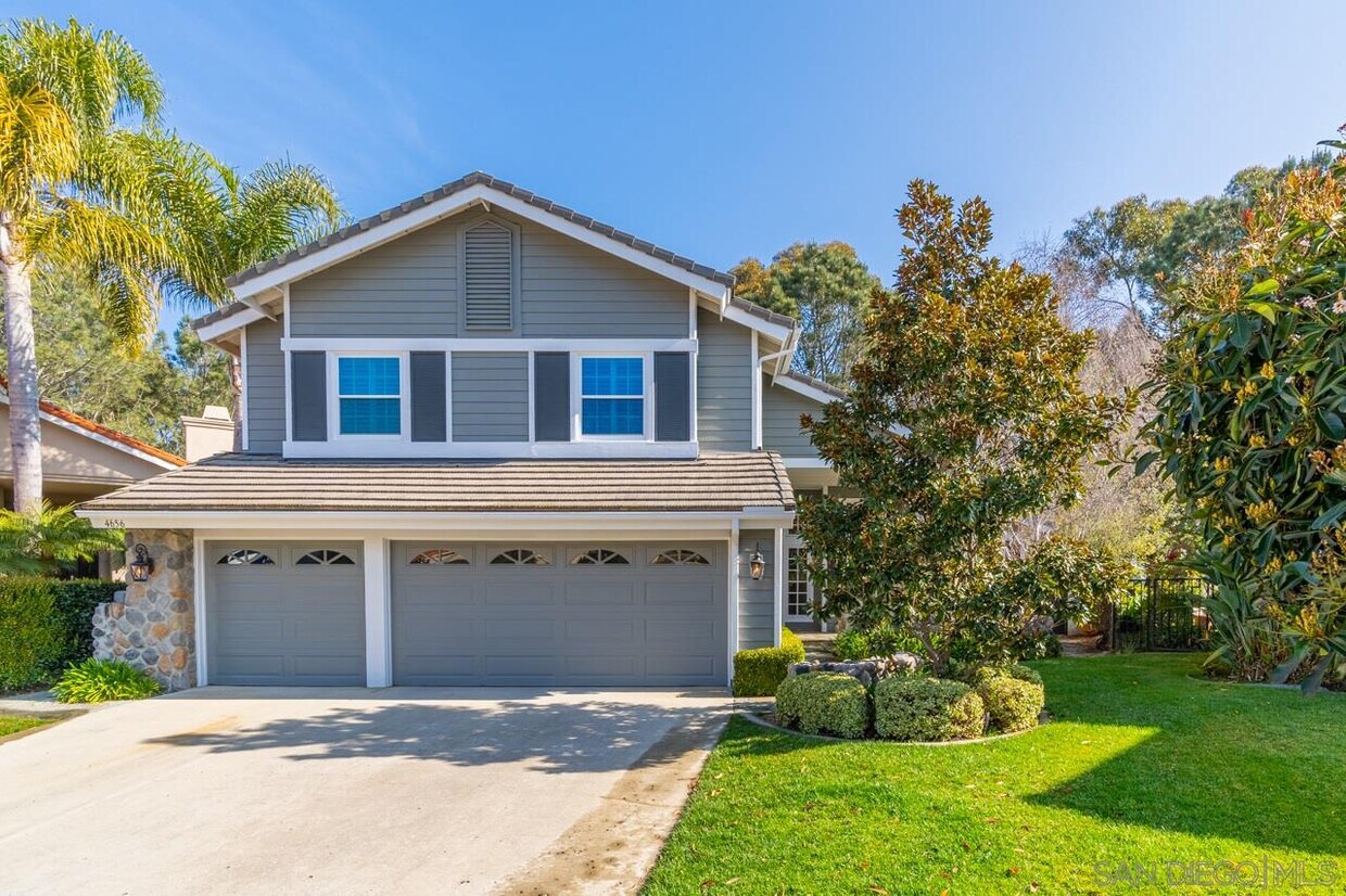 Foto principal - 4656 Whispering Woods Ct