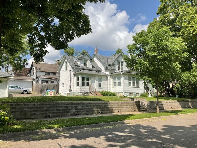 Building Photo - 3403 Aldrich Ave N