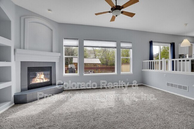 Building Photo - 2246 Holly Dr
