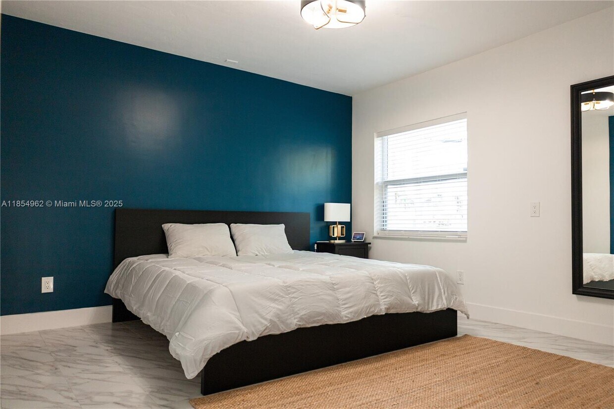 Foto principal - 224 Meridian Ave