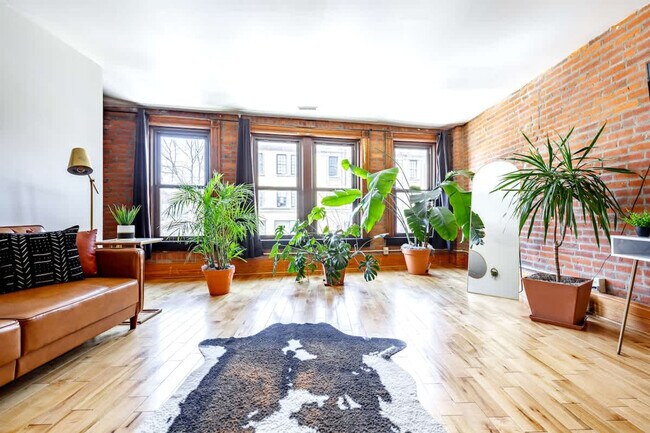 Foto del edificio - 1180 N High St