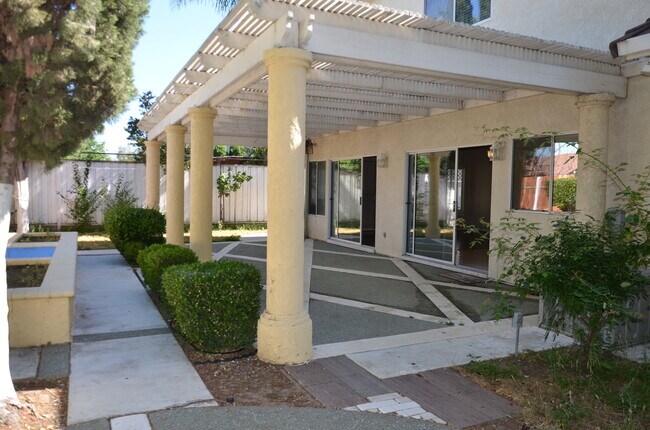 Foto del edificio - Wonderful Newer Home in Quiet Tracy Neighb...