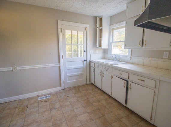 Building Photo - 912 Meadowbrook Dr