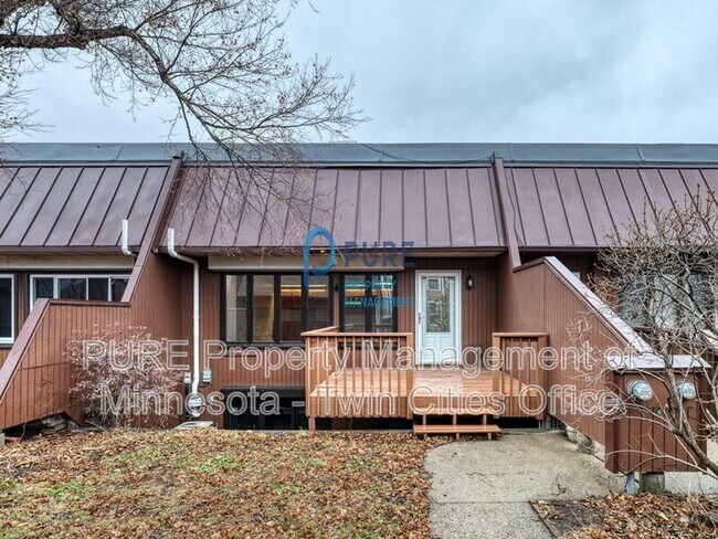 Building Photo - 2421 S 9th St