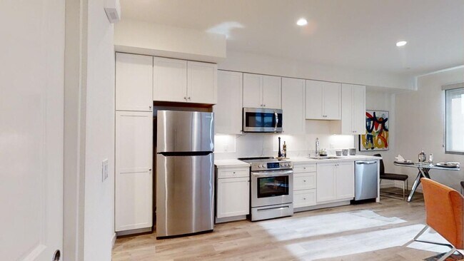 Building Photo - Modern Studio in the Heart of Old Town Torrance!