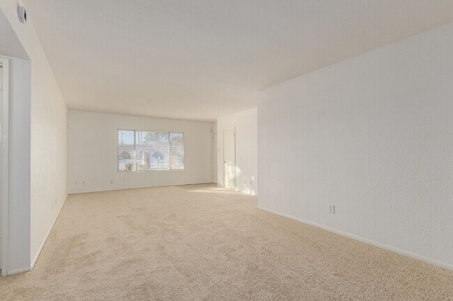 Building Photo - Tempe Charmer!