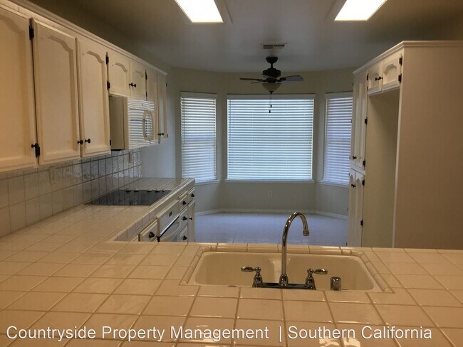 Building Photo - 3 br, 2.5 bath House - 3769 W. Vincent Lane