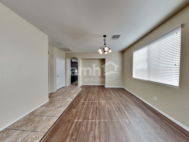 Building Photo - 14554 W Desert Hills Dr