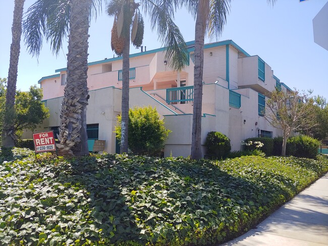 Building Photo - 1532 E La Palma Ave