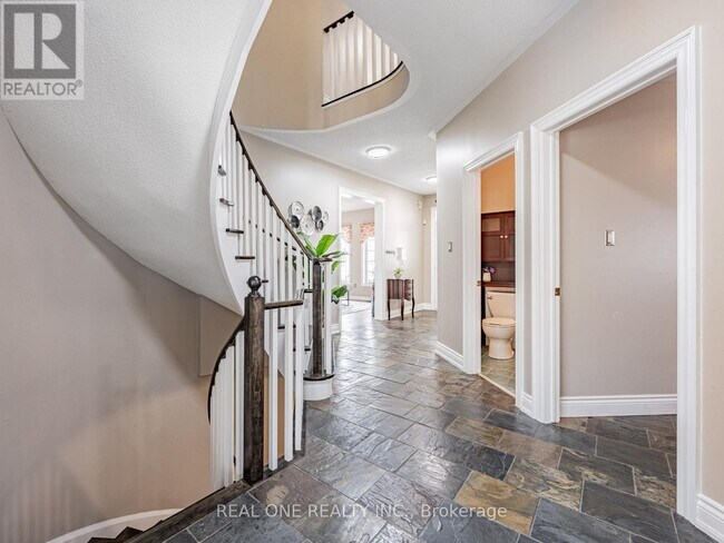 Photo du bâtiment - 51 Hanson Crescent