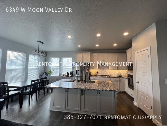 Building Photo - 6349 W Moon Vly Dr