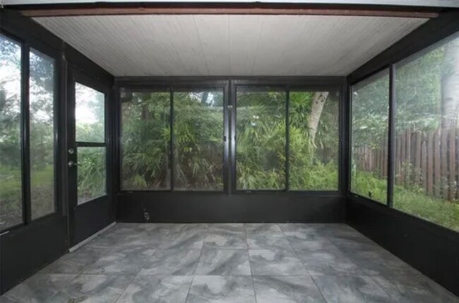 Foto del edificio - 3050 Autumn Ct