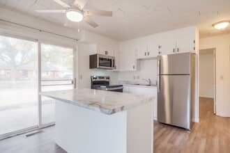 Building Photo - 1201 E Willard St