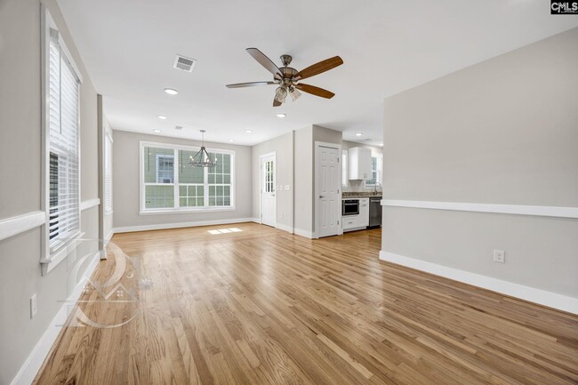 Building Photo - 706 S Bonham Rd