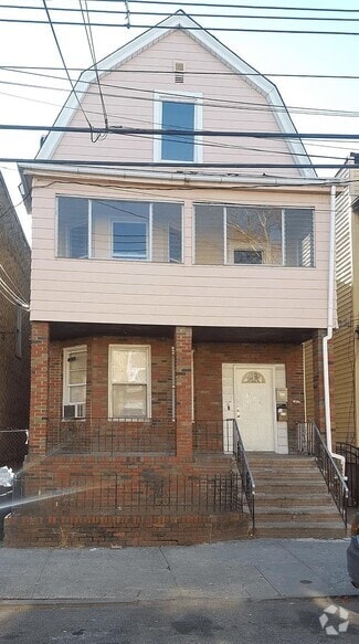 Building Photo - 105 Wilkinson Ave