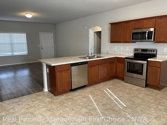 Building Photo - 3 br, 2 bath House - 2429 Sebright Avenue