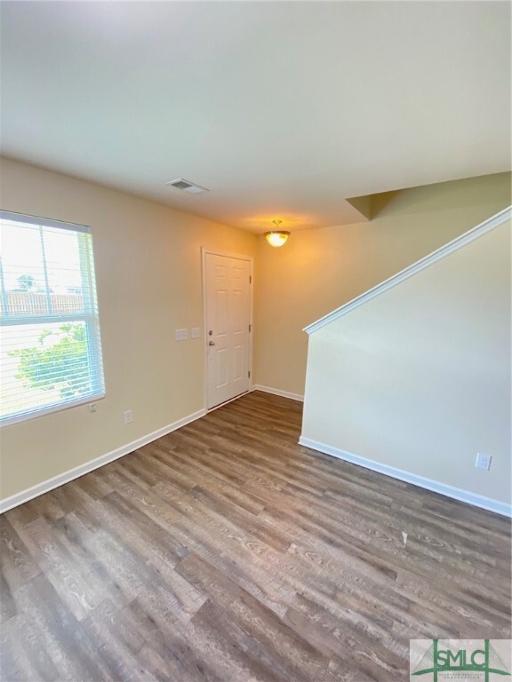Building Photo - 400 Grasslands Dr