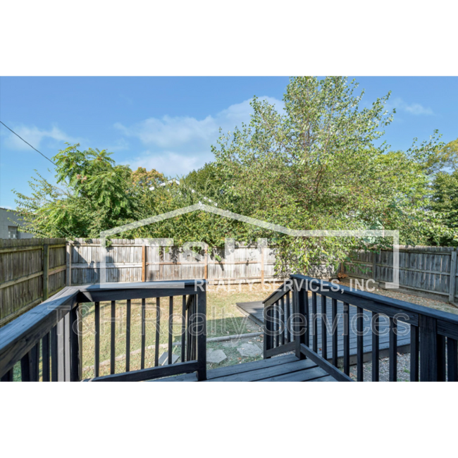 Foto del edificio - 1128 S Pennsylvania St