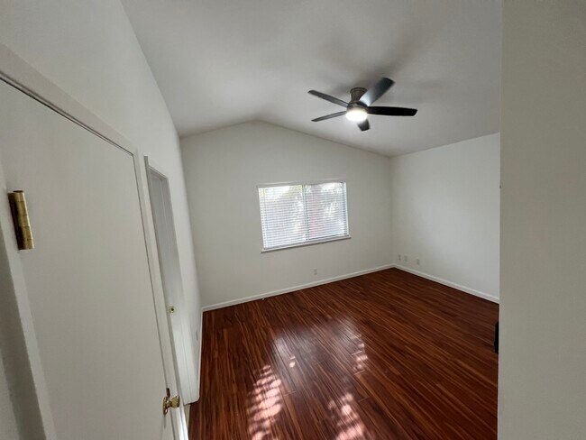 Foto del edificio - 5108 Vigna Way