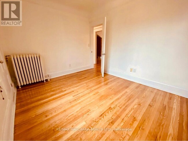 Building Photo - 20 Triller Ave