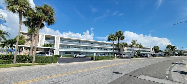 Foto del edificio - 6161 Gulf Winds Dr