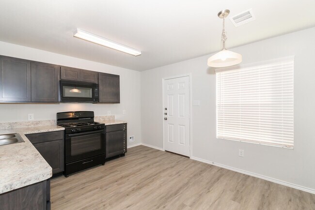 Foto del edificio - 8510 Middleton Oaks Cir