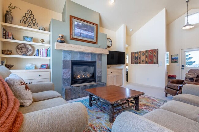 Building Photo - 2022 Creek Resort Cir