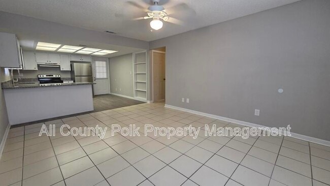 Foto del edificio - 4944 Malibu Ct